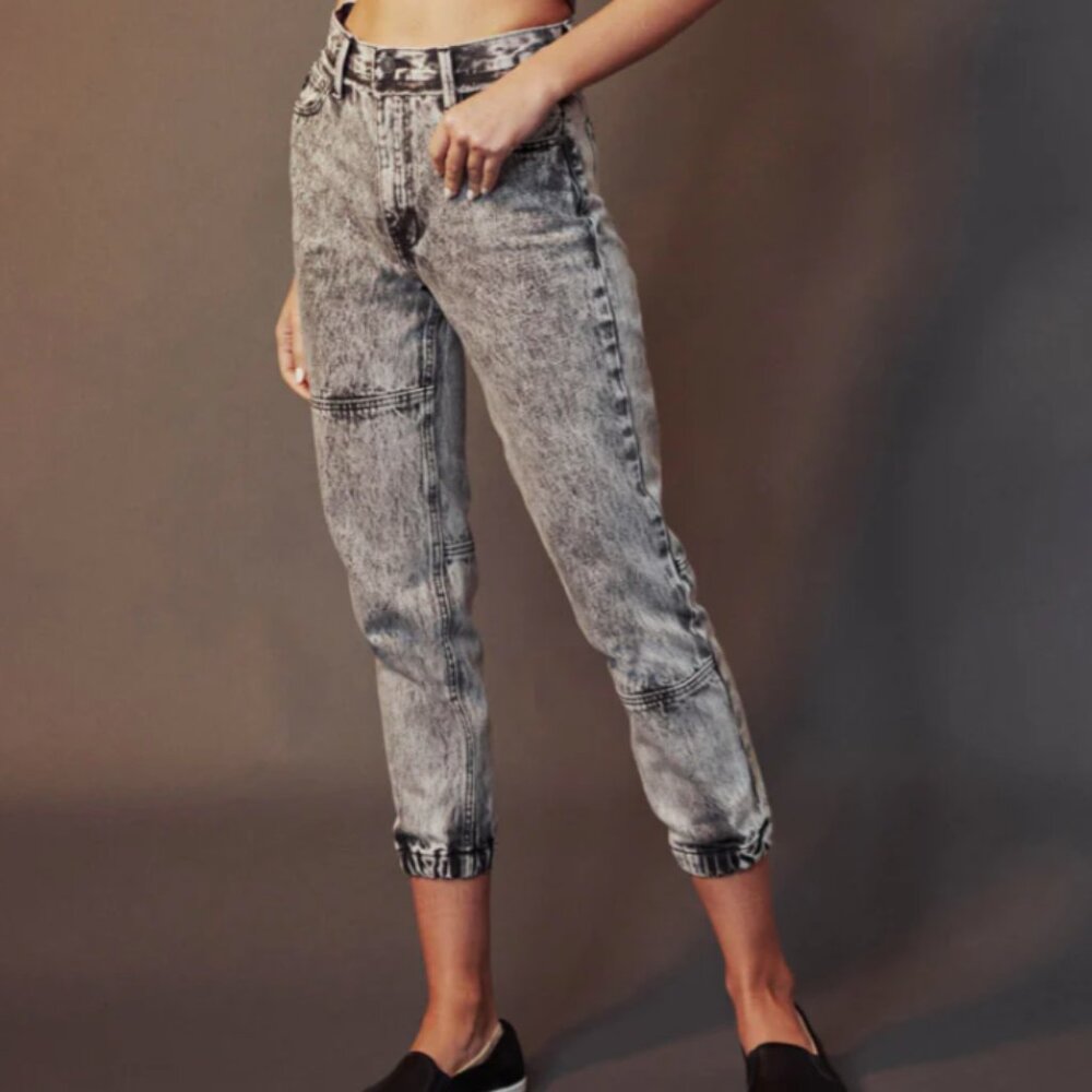KanCan Sydney Ultra High Rise Jean Joggers Women's Size 1/24 Grey Acid Wash